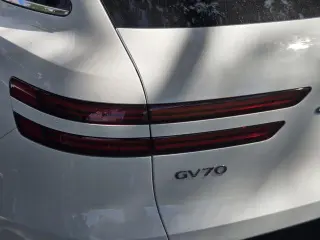 Genesis GV70 2022 AWD 2.5T Estándar 4dr SUV