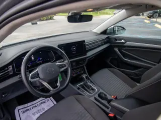 Volkswagen Jetta 2025 S 4dr Sedán