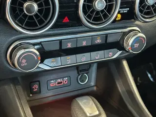 Nissan Sentra 2025 SV 4dr Sedán