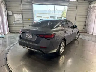 Nissan Sentra 2022 S 4dr Sedán