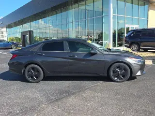 Hyundai ELANTRA 2022 SEL 4p Sedan