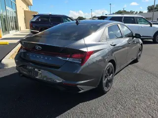 Hyundai ELANTRA 2022 SEL 4p Sedan