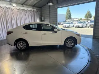 Toyota Yaris iA 2018 4p Sedan 6A
