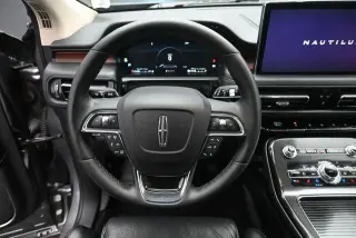 Lincoln Nautilus 2023 AWD Reserve 4dr SUV