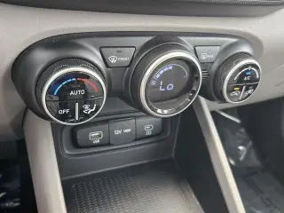 Hyundai VENUE 2024 SEL 4p Crossover