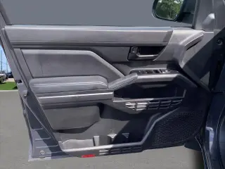 Toyota Tacoma 2024 4x4 SR5 4 puertas Double Cab 5.0 ft SB