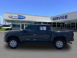 Toyota Tacoma 2024 4x4 SR5 4 puertas Double Cab 5.0 ft SB