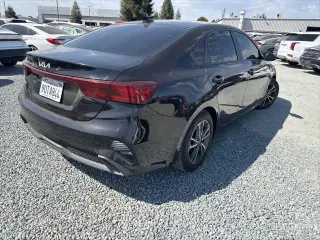 Kia Forte 2023 LXS 4dr Sedán