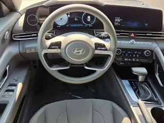 Hyundai ELANTRA 2024 SEL Sedán de 4 puertas