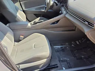 Hyundai ELANTRA 2024 SEL Sedán de 4 puertas
