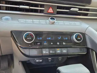 Hyundai ELANTRA 2024 SEL Sedán de 4 puertas