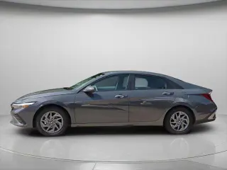 Hyundai ELANTRA 2024 SEL Sedán de 4 puertas