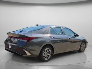Hyundai ELANTRA 2024 SEL Sedán de 4 puertas