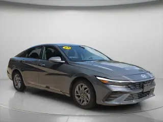 Hyundai ELANTRA 2024 SEL Sedán de 4 puertas