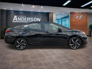 Nissan Versa 2024 SR 4dr Sedán