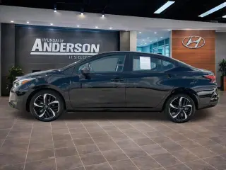 Nissan Versa 2024 SR 4dr Sedán