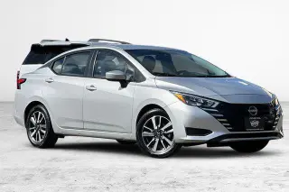 Nissan Versa 2025 SV Sedán de 4 puertas