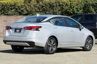 Nissan Versa 2025 SV Sedán de 4 puertas