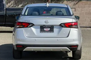 Nissan Versa 2025 SV Sedán de 4 puertas