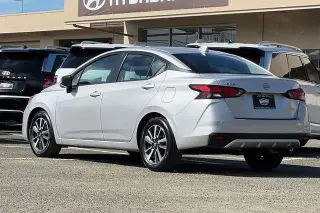 Nissan Versa 2025 SV Sedán de 4 puertas
