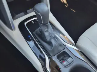 Toyota Corolla Cross 2024 XLE 4dr Crossover