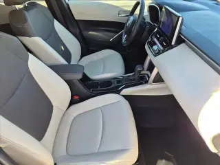Toyota Corolla Cross 2024 XLE 4dr Crossover