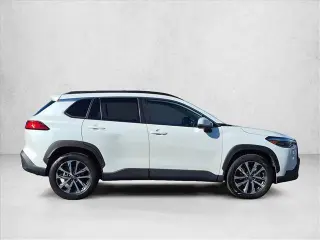 Toyota Corolla Cross 2024 XLE 4dr Crossover