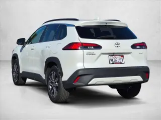 Toyota Corolla Cross 2024 XLE 4dr Crossover