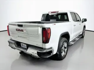 GMC Sierra 1500 2023 4x4 SLT 4p. Cabina Tripla 5.8 ft. SB