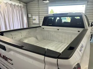 GMC Sierra 1500 2024 4x4 SLT 4dr Crew Cab 5.8 ft. SB