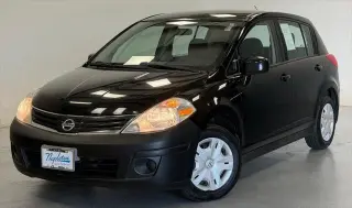 Nissan Versa 2012 1.8 S 4p Hatchback 6M
