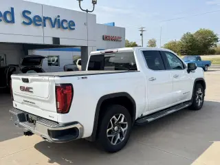 GMC Sierra 1500 2024 4x4 SLT 4 puertas Crew Cab largo 1.76 m