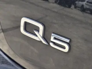 Audi Q5 2023 AWD quattro Premium 40 TFSI SUV de 4 puertas