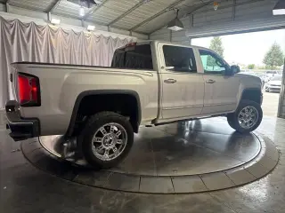 GMC Sierra 1500 2017 4x4 SLT 4dr Crew Cab 5.8 ft. SB