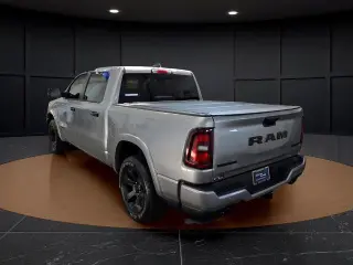 Ram 1500 2025 4x4 Lone Star 4p. Cabina de Tripulacion Doble 5.6 ft. SB Pickup