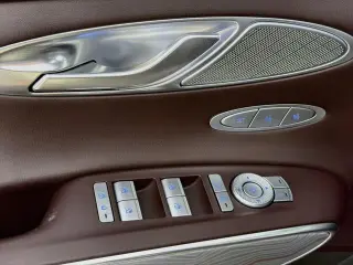 Genesis GV70 2023 AWD 2.5T Estándar 4p SUV