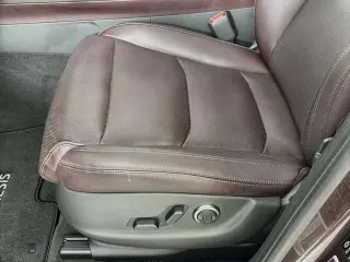 Genesis GV70 2023 AWD 2.5T Estándar 4p SUV