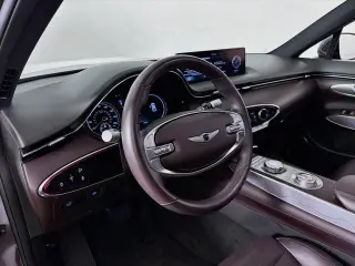 Genesis GV70 2023 AWD 2.5T Estándar 4p SUV