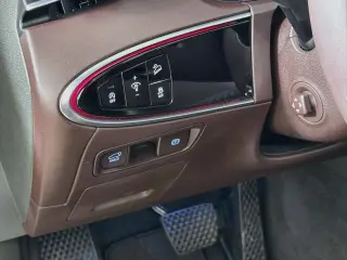Genesis GV70 2023 AWD 2.5T Estándar 4p SUV