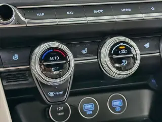 Genesis G70 2023 2.0T 4dr Sedan