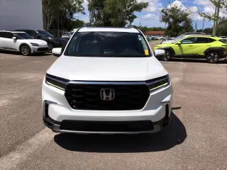 Honda Pilot 2023 AWD Touring 4dr SUV en español