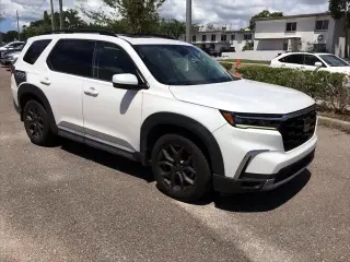 Honda Pilot 2023 AWD Touring 4dr SUV en español