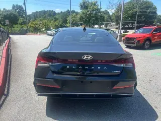 Hóyundai ELANTRA 2024 Limitado 4dr Sedan