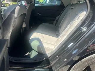 Hóyundai ELANTRA 2024 Limitado 4dr Sedan