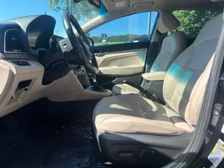 Hyundai ELANTRA 2018 Limited Sedán 4 puertas