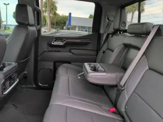 GMC Sierra 1500 2024 4x4 SLT 4p. Cabina de Tripulacion Crew 5.8 ft. SB