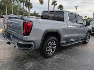 GMC Sierra 1500 2024 4x4 SLT 4p. Cabina de Tripulacion Crew 5.8 ft. SB