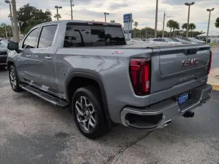 GMC Sierra 1500 2024 4x4 SLT 4p. Cabina de Tripulacion Crew 5.8 ft. SB