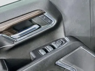 Chevrolet Silverado 1500 2023 4x4 RST cabina tripulante 4 puertas 5.8 ft SB