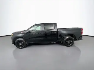 Chevrolet Silverado 1500 2023 4x4 RST cabina tripulante 4 puertas 5.8 ft SB